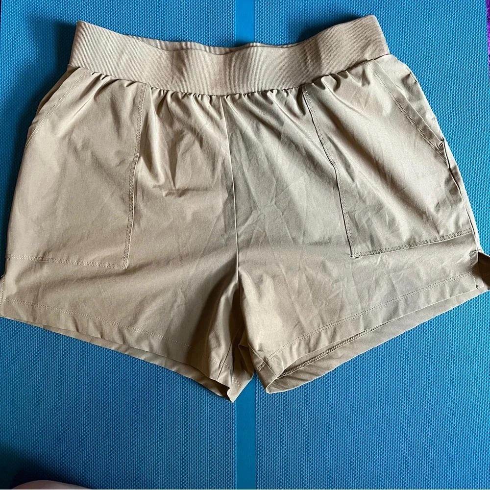 Kinesis activewear shorts Brown Running Athleisure size Medium Pockets